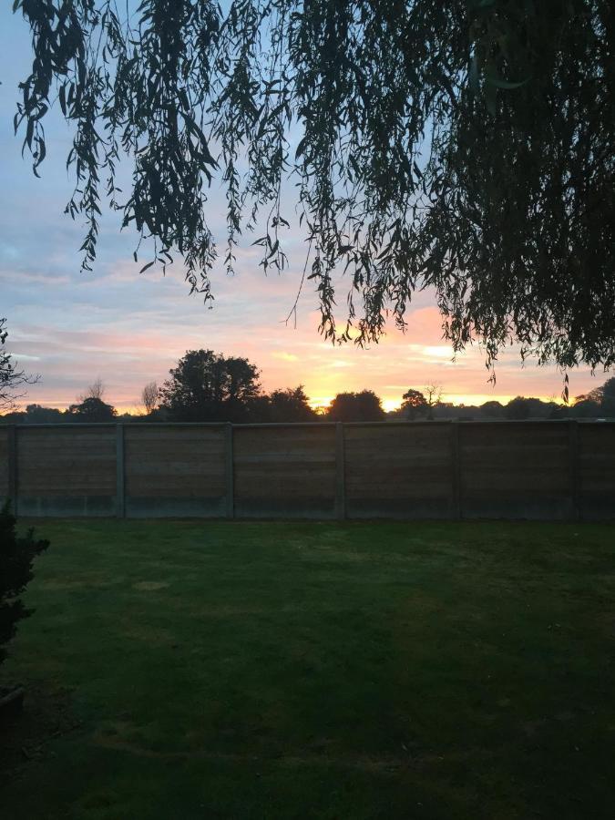 Cote Jardin Des Charmilles Bed and Breakfast Quettehou Buitenkant foto
